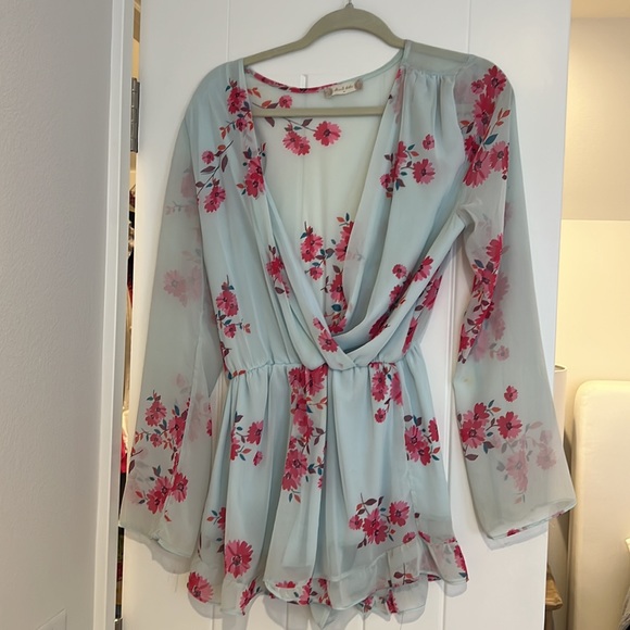 Blue and pink floral romper size M - Picture 4 of 4